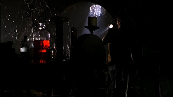 ジーパーズ クリーパーズ B級 ホラー映画にメジャーな人物の名前が入ることでa級に化した傑作ホラー映画の元祖的作品 燃えよ 映画論