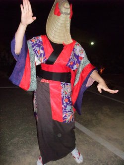 西馬音内盆踊り　は縫い　踊り着物 西馬音内盆踊り（にしもないぼんおどり）1 : ムーコの着物DAYS