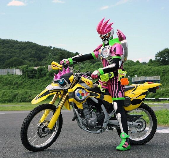 仮面ライダーレーザー バイクゲーマー レベル2 : ヒーロー &怪獣