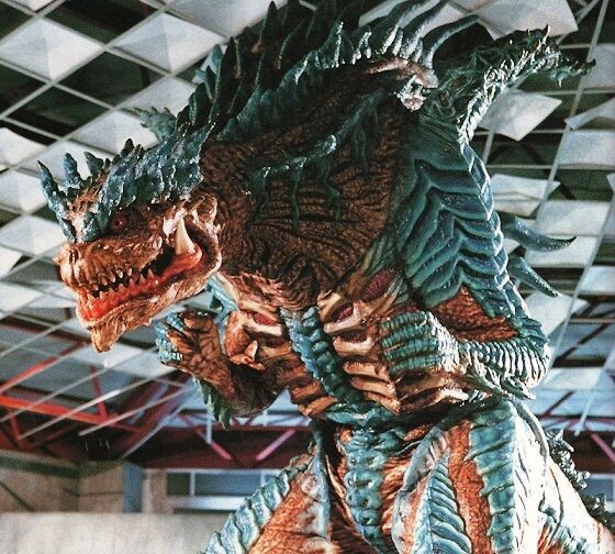 ザ・ワン・レプティリア : ヒーロー &怪獣&怪人