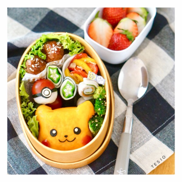 ピカチュウオムライスとミートボール弁当 かわいいおべんとう