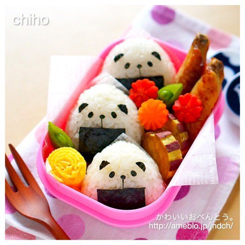 三角おにぎりのパンダさん弁当 かわいいおべんとう