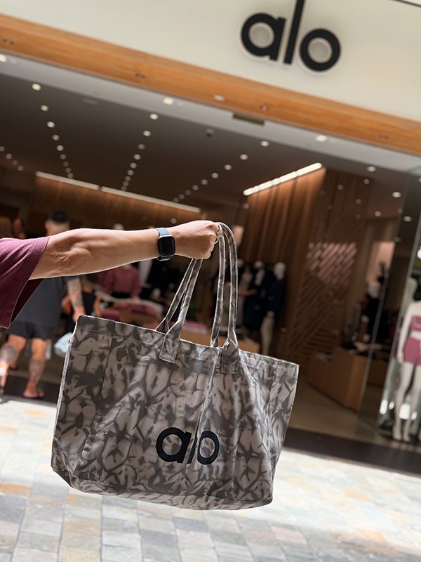 日本未進出】アラモアナセンターのアロヨガ (alo yoga) で最新ウェアを