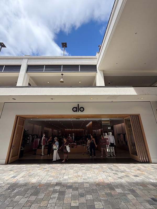 日本未進出】アラモアナセンターのアロヨガ (alo yoga) で最新ウェアを