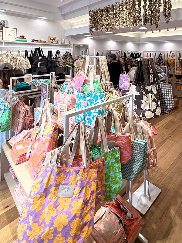 ワイキキで毎回寄ってしまう】モアナサーフライダーのALOHA Collection