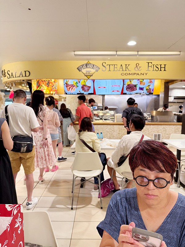 ハワイの物価高でも大満足！アラモアナセンターの「ステーキ