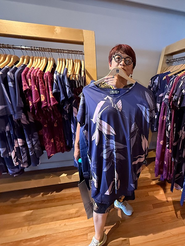 ハワイの文化を独特のタッチで製品にしている唯一無二のアロハシャツだ