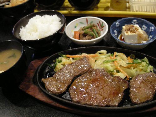 ランチ ステーキ割烹あだち 北浜 ええ街大阪 うまいもん食べ歩き 呑み歩き