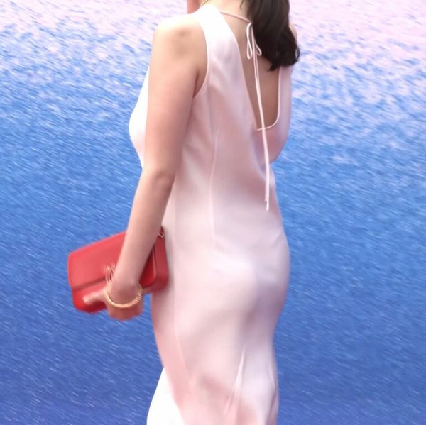 今田美桜　もりまん 女優【今田美桜】サン、胸元谷間！パン線もりまん？身体ピッタリの白ドレス : 今日のパトロール日誌