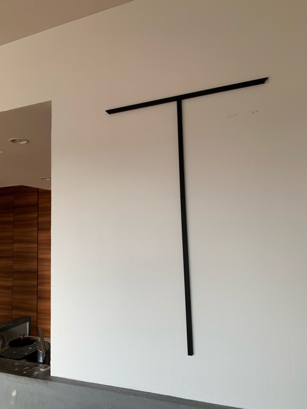 Ikeaの貼る鏡 Lots で ダイニングの壁に窓枠風の飾りを作ってみた おうちごはんとおかしとねこ Powered By ライブドアブログ
