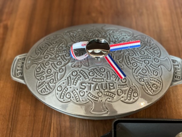 ミナペルホネン×staubのホットプレート で、手作りソーセージの夜