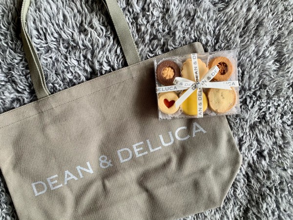 11月2日より発売の『DEAN&DELUCA』のチャリティートートバッグに偶然