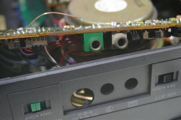SONY ICF-2001D バックライト交換 : JHGのブログ