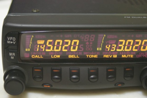 ケンウッド製 TM-733GS 145/433Mhz 50/35w機 動作品 物悲し