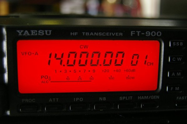 YAESU FT-900 HF All Mode Transceiver Amateur Ham Radio 100W