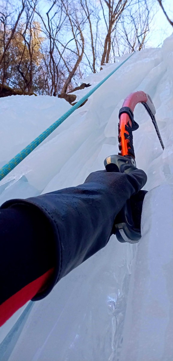 アイス・ワールド : アイス・クライミングの最新技術と体験 Amazon.co.jp: アイス・ワールド―アイス・クライミングの最新