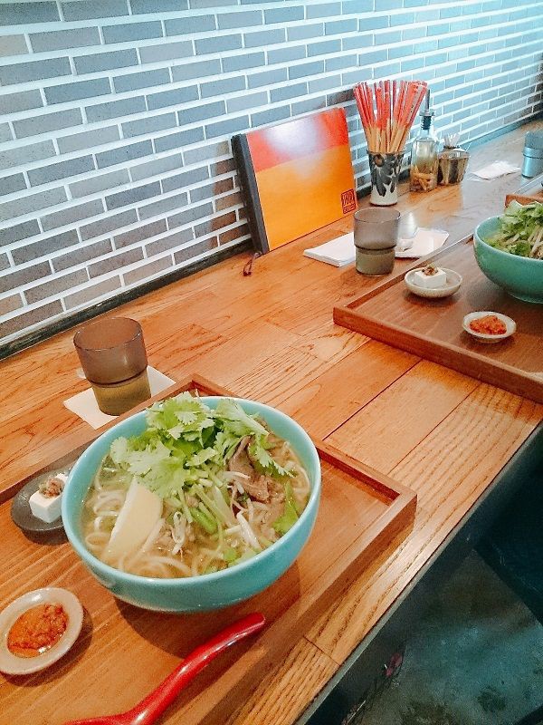 もやしそばパクチーまみれ Okinawa Soba Eibun オキナワソバ エイブン 那覇市壺屋 Juno Cuisine