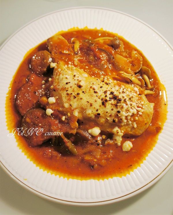 Happy Holidays クリスマスにオススメな簡単スパイスクッキング 若鶏骨付きもも肉のトマト煮込み 炙りパルミジャーノ Juno Cuisine