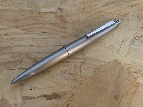 高級ボールペンのレビュー】LAMY2000ステンレススチールボールペン