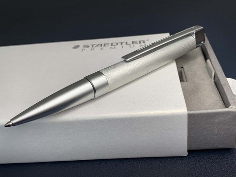 高級ボールペンのレビュー】STAEDTLER Initium Metallum
