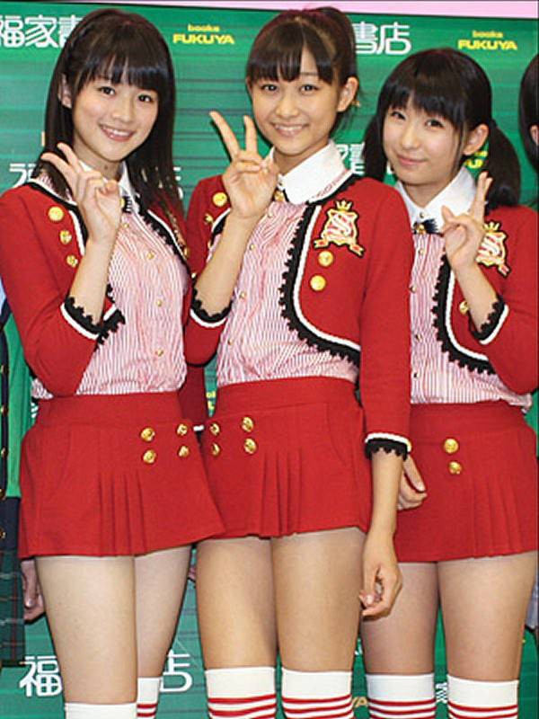 スマイレージがひざ上35cm史上最短ミニ その２画像 女教師