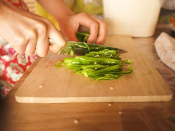料理中に触ってくる彼氏を怒った 何回か繰り返されて なんかこれダメだな と思って別れ話を切り出した 女性様 鬼女 生活2chまとめブログ