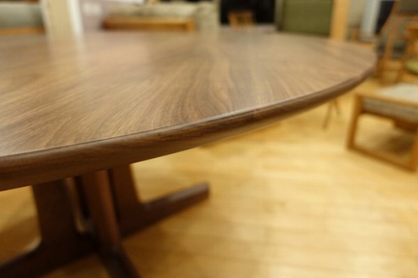 アーリータイムスアルファ エテルノ ウォールナット無垢材 ラウンドテーブル アーリータイムスアルファ エテルノ ウォールナット無垢材