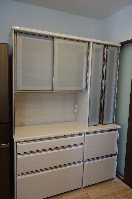 丸亀市にシギヤマのメルヴィンシリーズのカップボードを納品 : 住賓館 