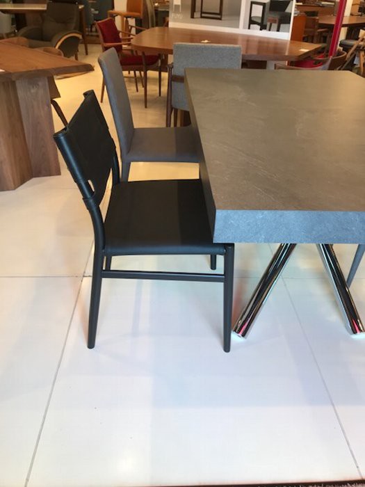 マスターウォール(MasterWaL)・UC4の背の本革ブラック色が完成 : 住