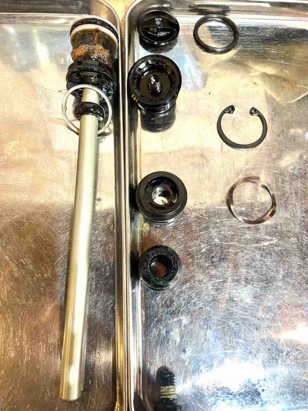 ROCKSHOX/SIDのオーバーホール : 影山輪業 横浜杉田店のブログ