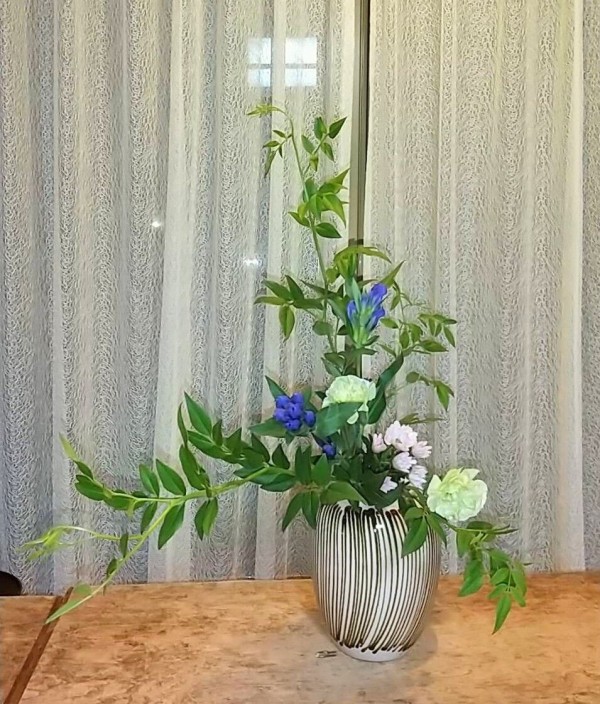 ソケイの投げ入れ 花月流