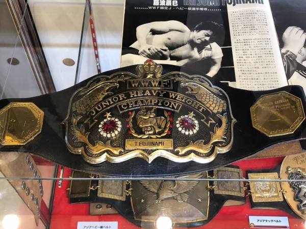 新日本プロレス50周年記念展示会「シンニチイズム」で展示された全チャンピオンベルト : プロレス関連備忘録