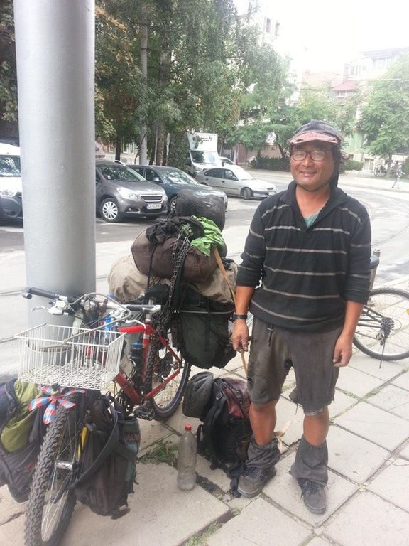 昨夏 ブルガリアで自転車で世界一周する日本人と出会った 海外の反応 海外のお前ら 海外の反応