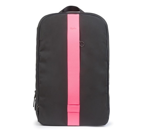 Raphaが全面反射素材のバックパック「Reflective Backpack」などを発売