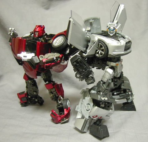 【未開封】　トランスフォーマー　オルタニティ　バンブル　クリフ　二体セット