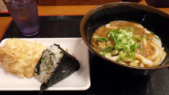 カレーうどん かくれんぼ です