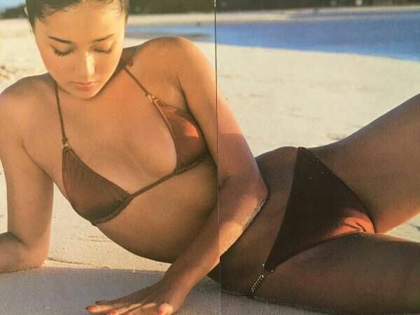 浅野ゆう子　オナニー 浅野ゆう子水着(ビキニ)お気に入り写真 : 水着・ランジェリーの熟女に目が釘付け