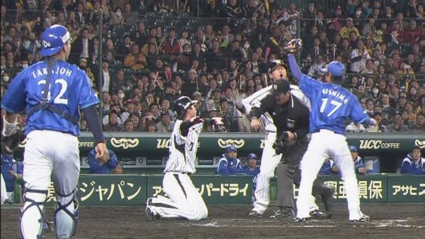 Gif 新井変則トリプルプレーｗｗｗｗｗｗ ベイスターズ速報 なんj