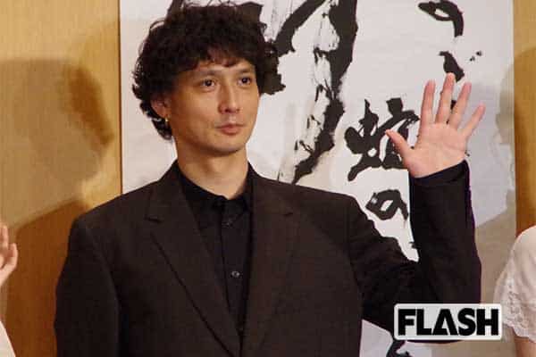 安藤政信 大手から独立もオファー殺到 面倒くさい俳優 がみせた25年目の変化 芸能界の闇