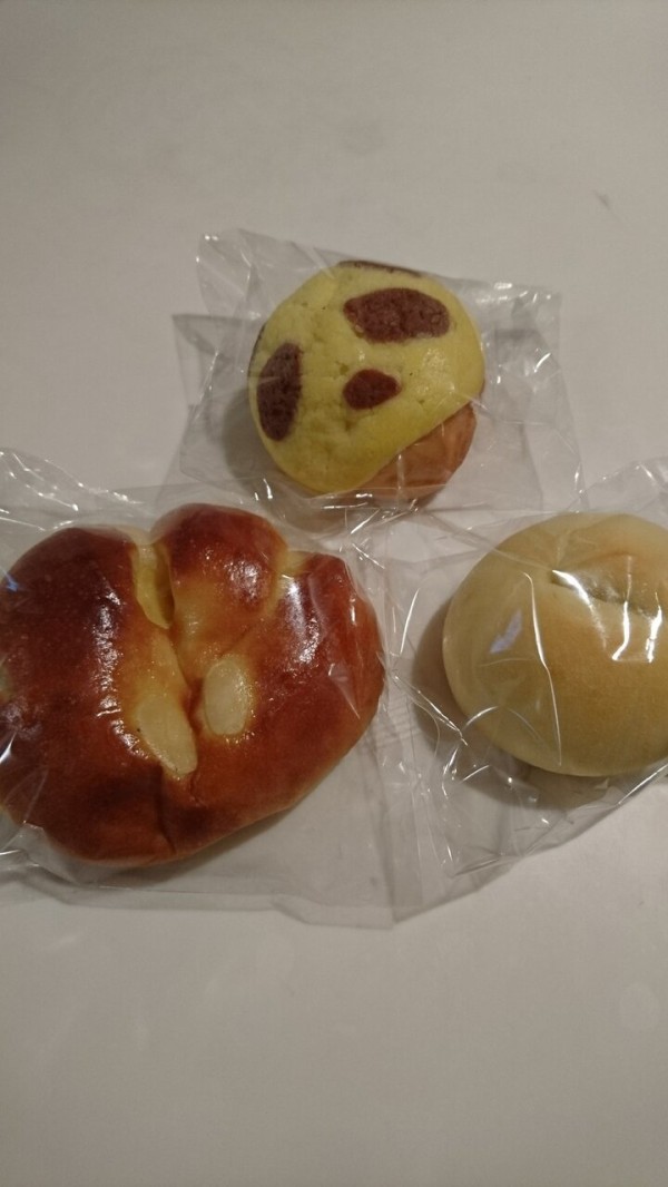 パン屋さんではトングをカチカチする 毎日のんびり生活