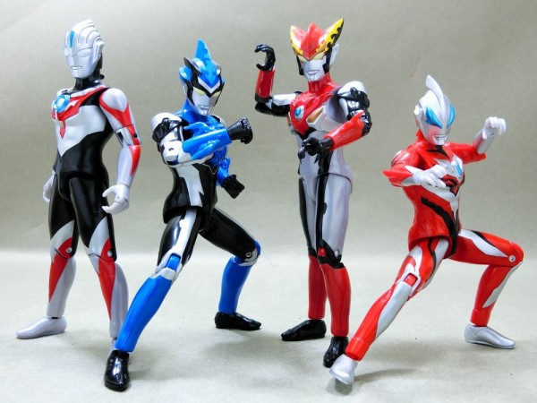 バンダイ ウルトラアクションフィギュア ウルトラマンロッソ フレイム/ウルトラマンブル アクア レビュー : 冷やし牛乳やってます。
