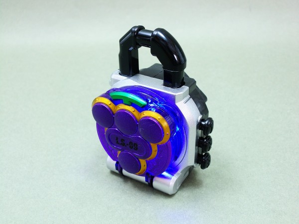 バンダイ DXブドウロックシード 仮面ライダー龍玄セット