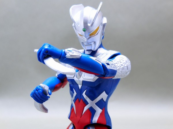 バンダイ ウルトラアクションフィギュア ウルトラマンゼロ