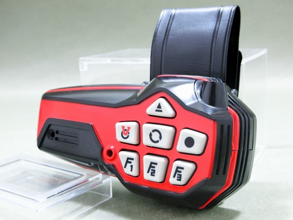 バンダイ ボイスフォーメーション DXブイレックスロボ レビュー