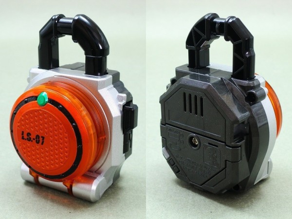 バンダイ DX戦極ドライバー&ロックシードホルダー スペシャル