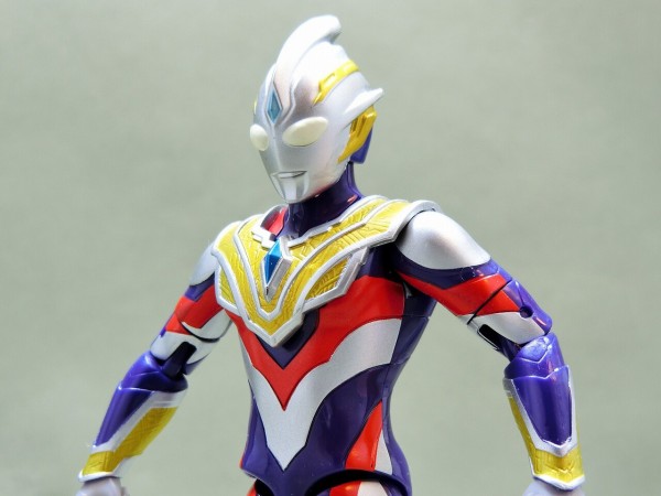 バンダイ ウルトラアクションフィギュア ウルトラマントリガー