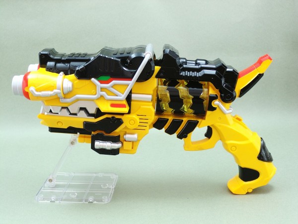 バンダイ 変身銃ガブリボルバー レビュー : 冷やし牛乳やってます。