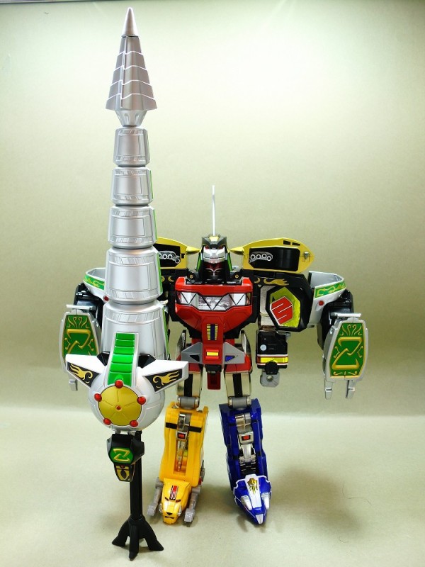 新品 レガシー　パワーレンジャー　ドラゴンゾード　ドラゴンシーザー バンダイ Legacy Dragonzord(ドラゴンシーザー) レビュー