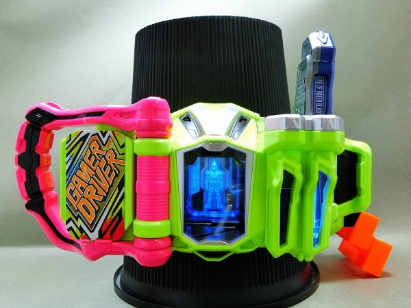 仮面ライダーエグゼイド DX平成十大レジェンドライダーガ
