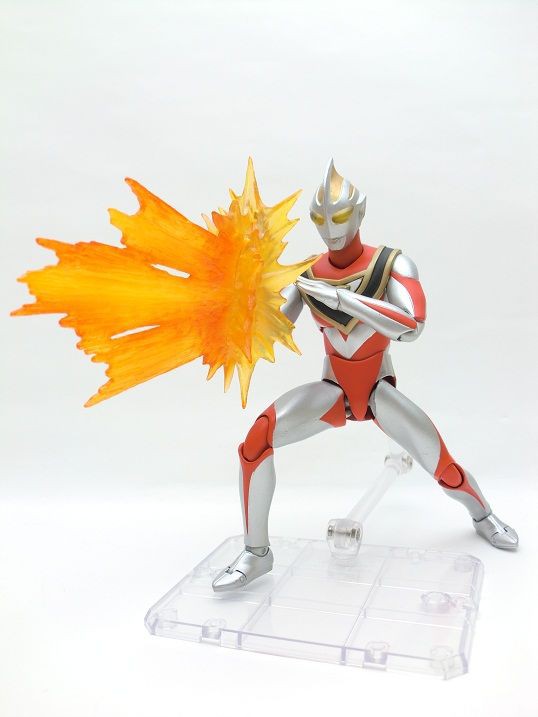 バンダイ ULTRA-ACT ウルトラマンガイア(V2) レビュー : 冷やし
